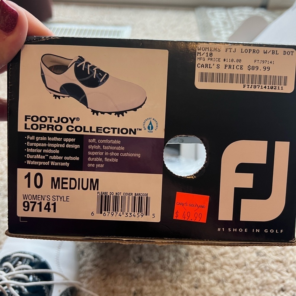 Stylish White and Black footjoy woman’s golf Shoes - Picture 5 of 5